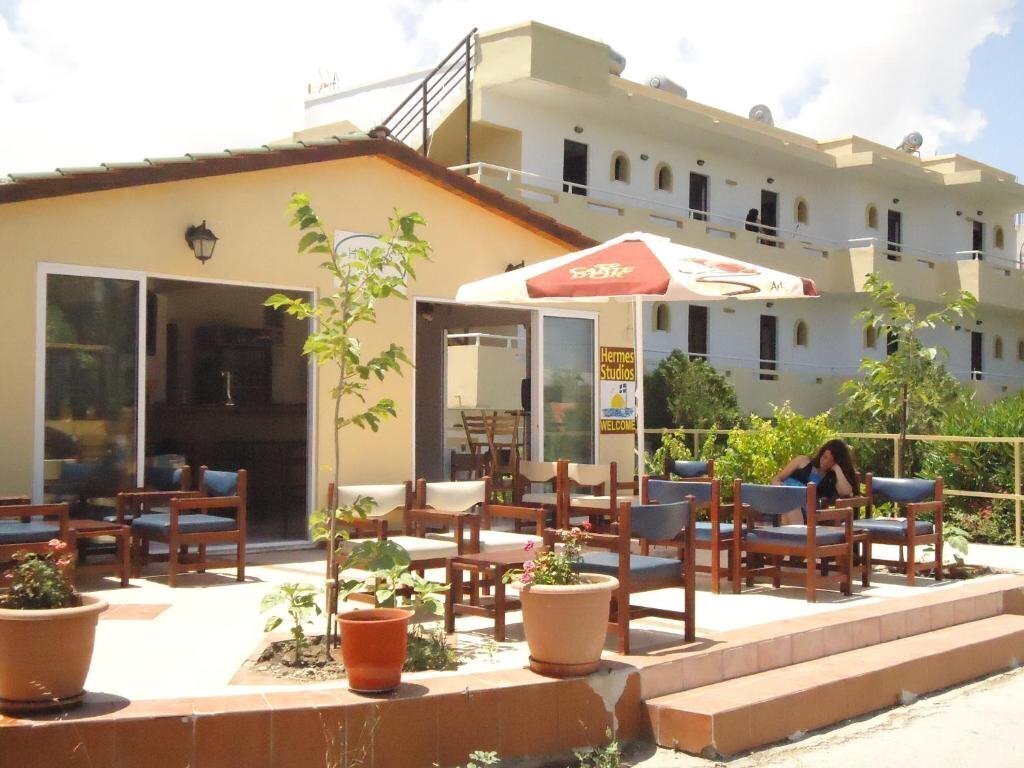 Отель Hermes Studios 2*