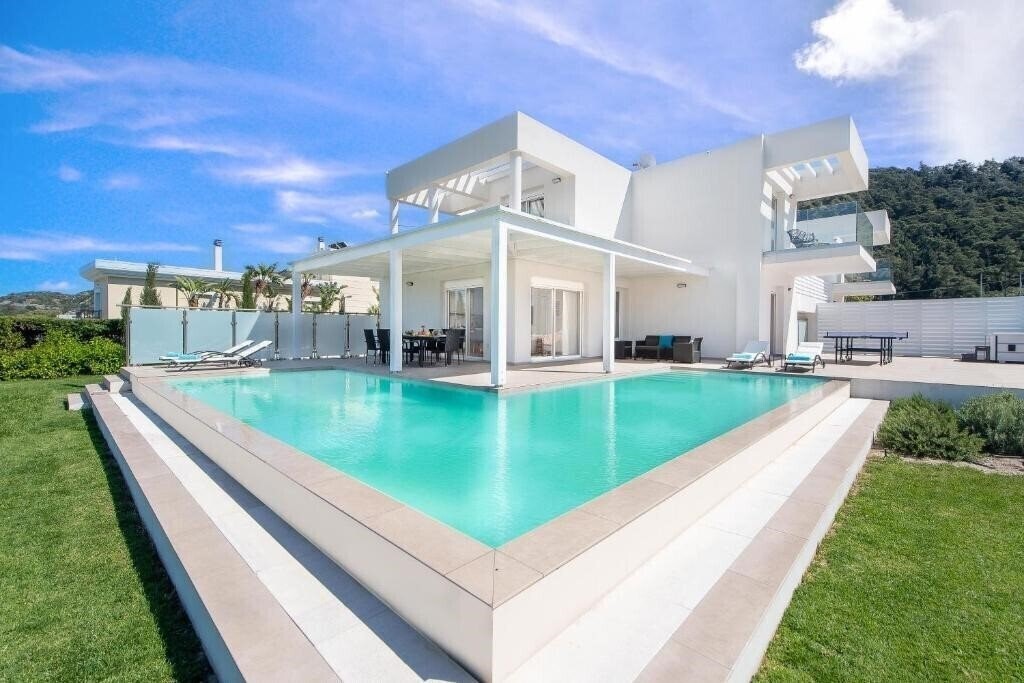 Отель Odysseas Villa 4*