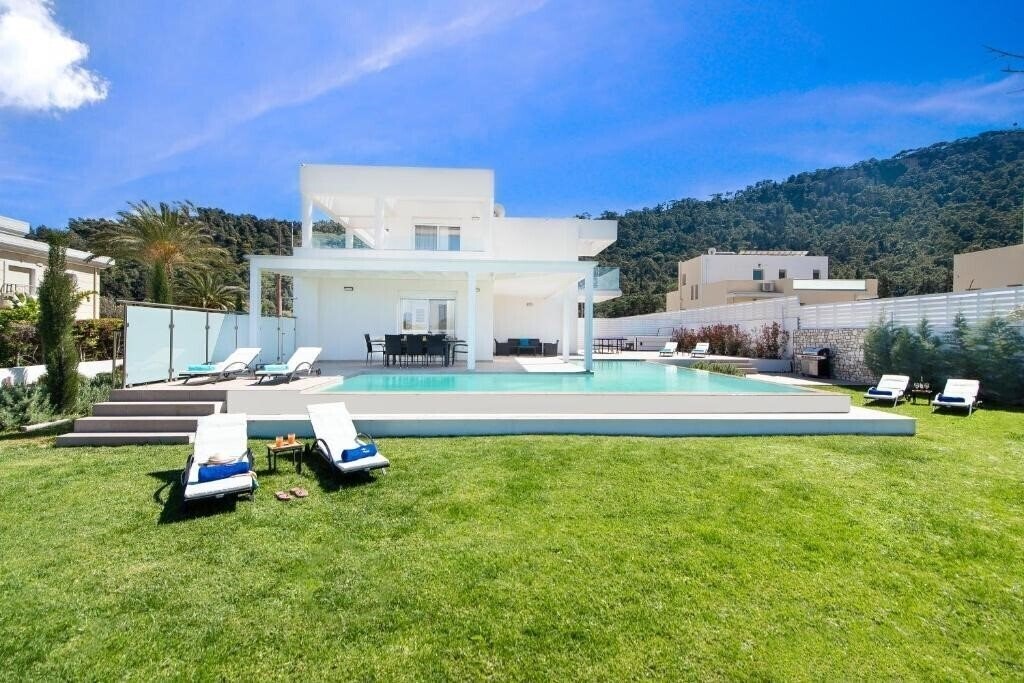 Фото Odysseas Villa 4*