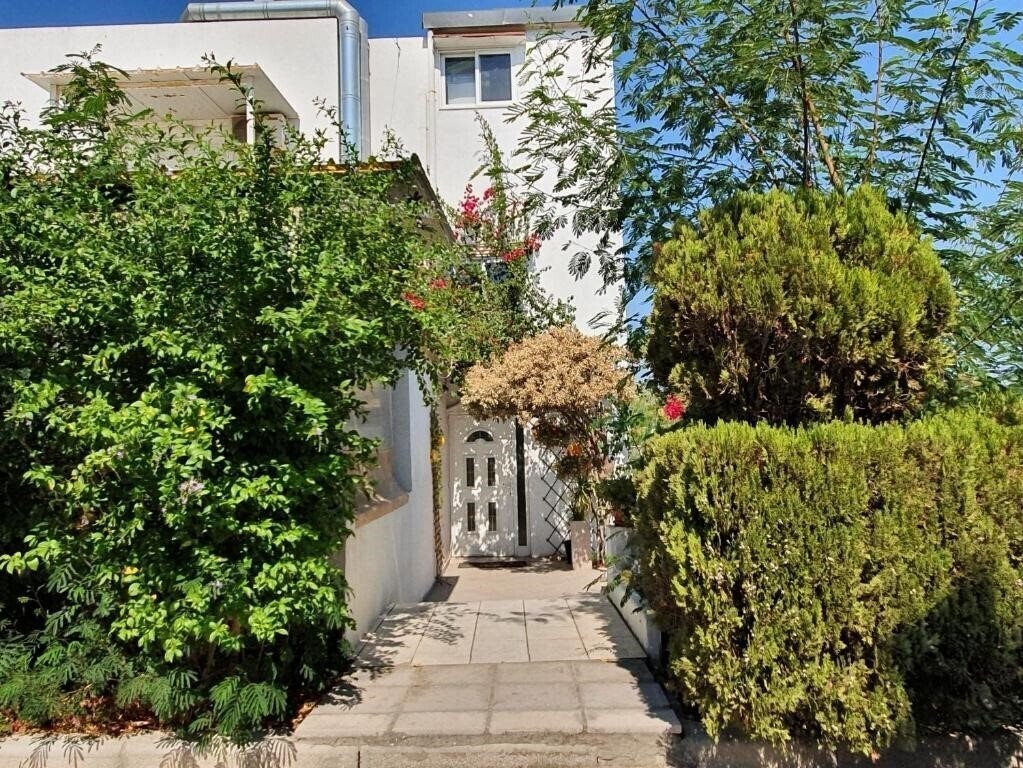 Готель Stone Garden Apartments 2*