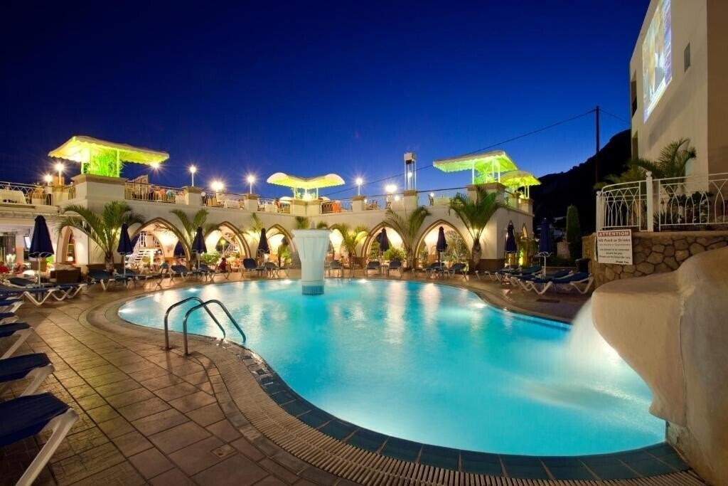 Готель Pefkos Beach 3*