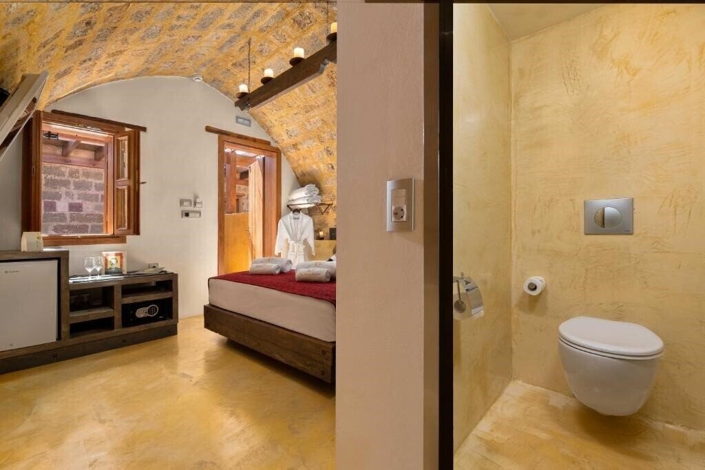 Изображение 10GR Boutique Hotel & Wine Bar 5*