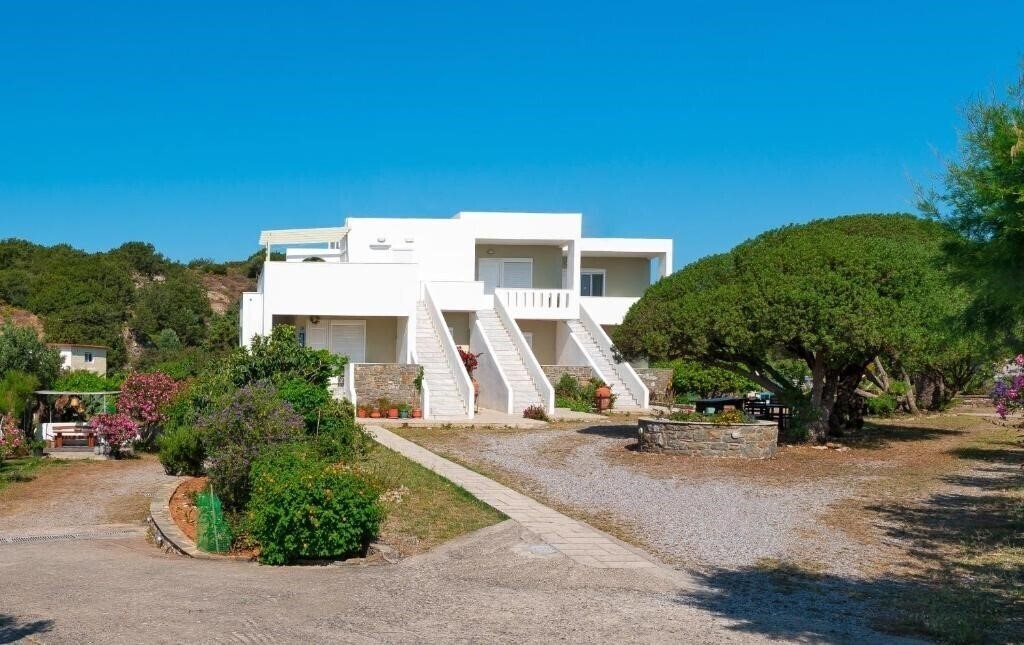 Отель Tselios Apartments & Studios 3*