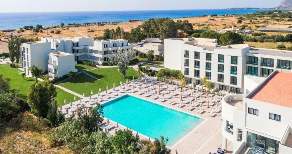 Отель Blue Sea Holiday Village 4*