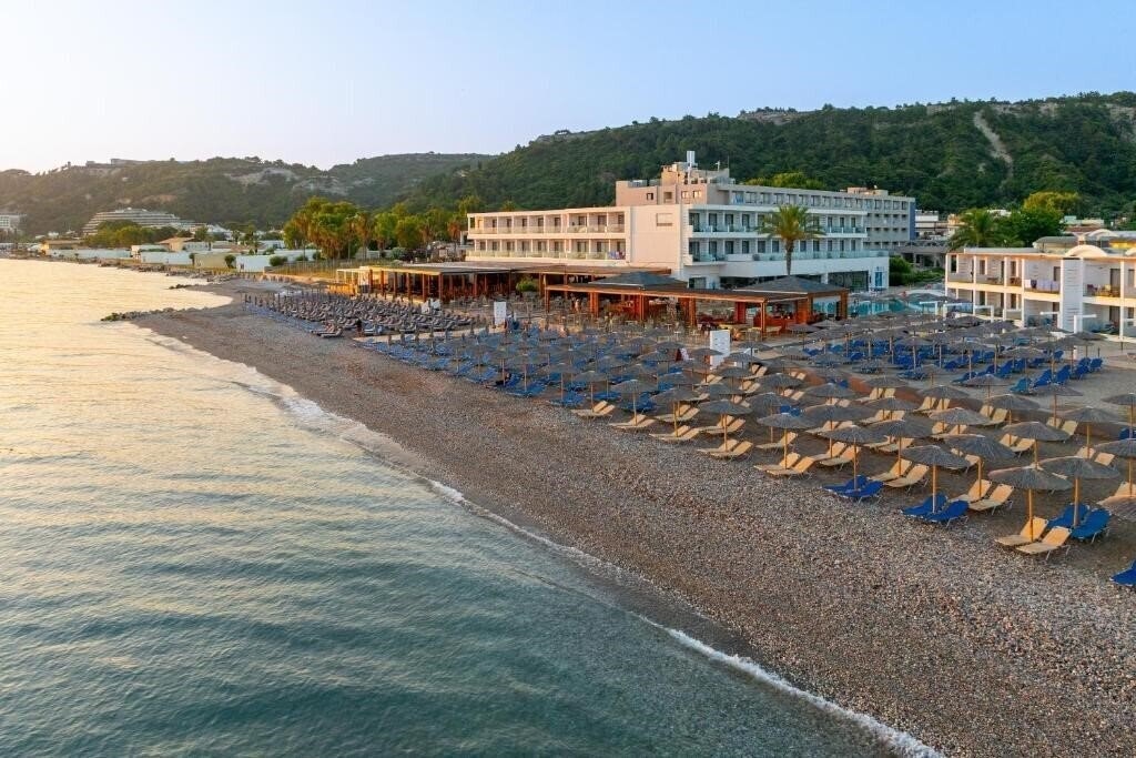 Готель Avra Beach Resort Hotel & Bungalows 4*