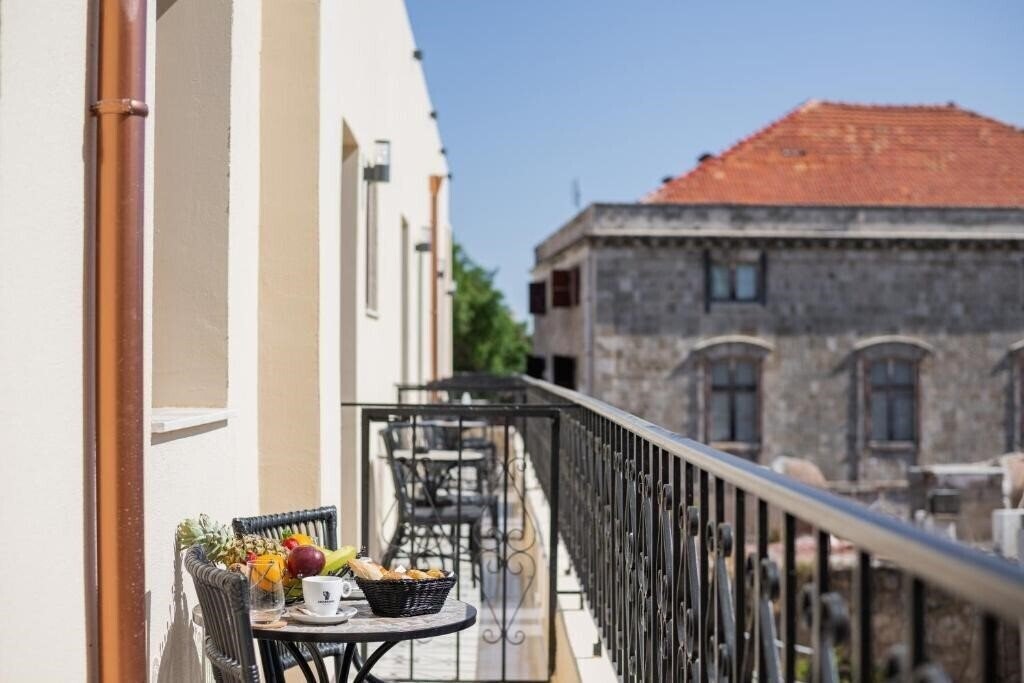 Отель The Wine 4*