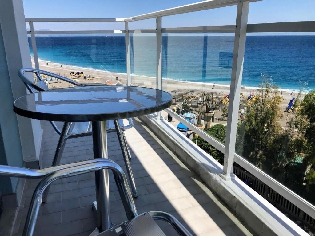 Отель Amalia Residences 3*