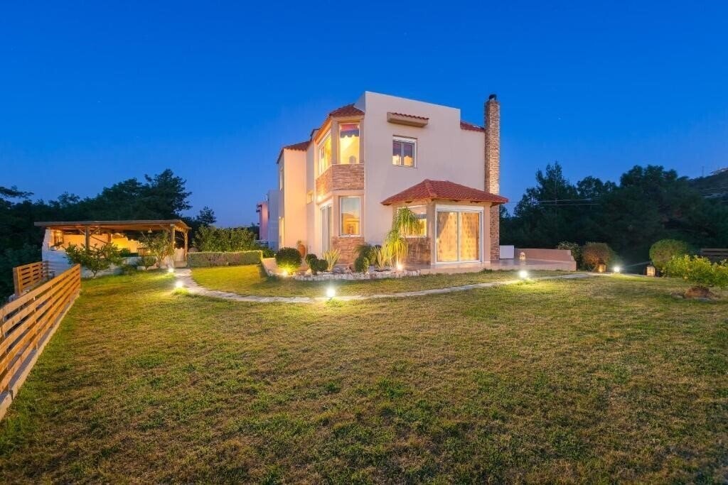 Готель Natura House 4*