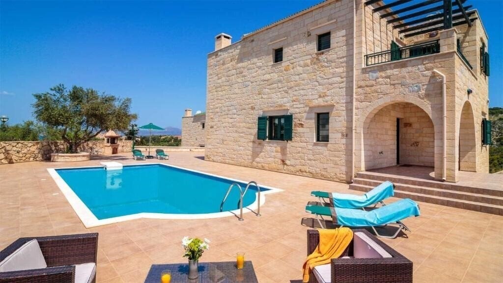 Готель Ouranos Villa 4*