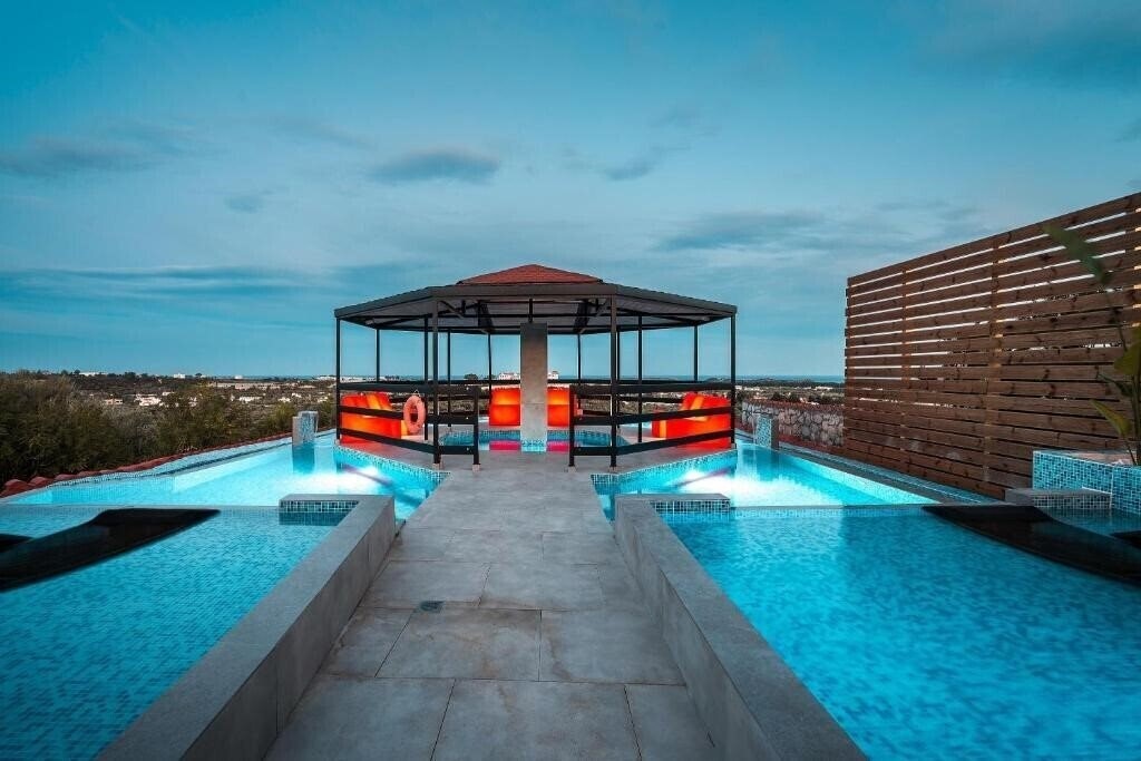 Картинка Paramithia Villa 4*