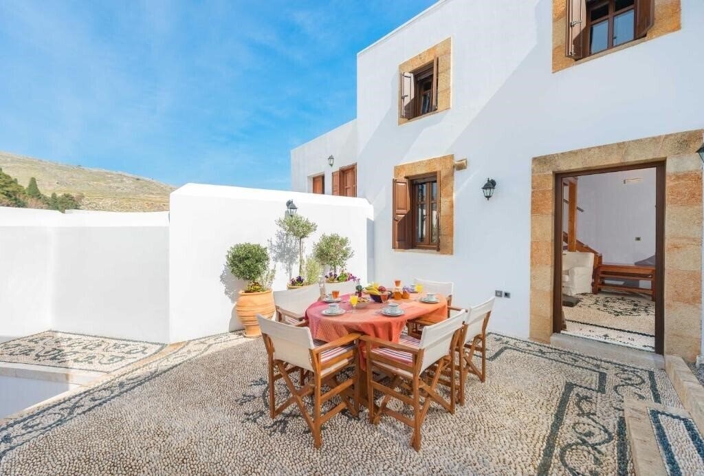 Отель Residenza Maria Lindos 4*