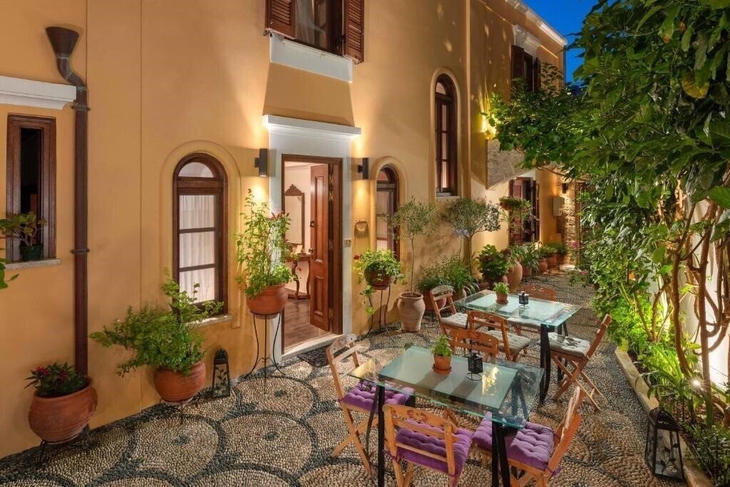 Готель Rodos Niohori Elite Suites 4*