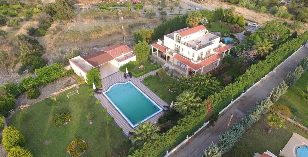 Фото Royal Classico Villa 4*