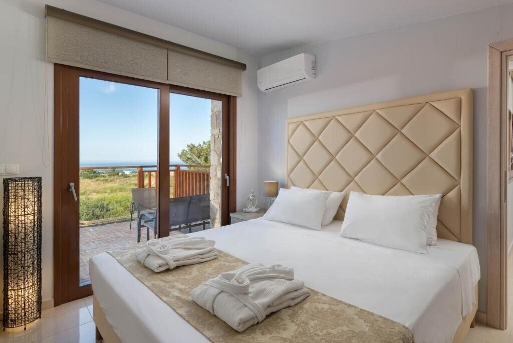 Фото Sperveri Enalio Villas 4*