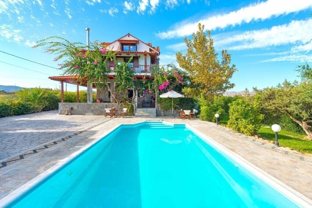 Отель Villa Zoi 4*