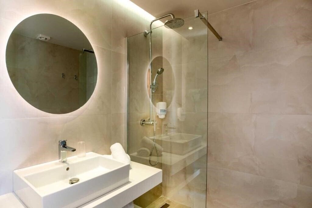 Фотографія Mythos Beach Resort 5*