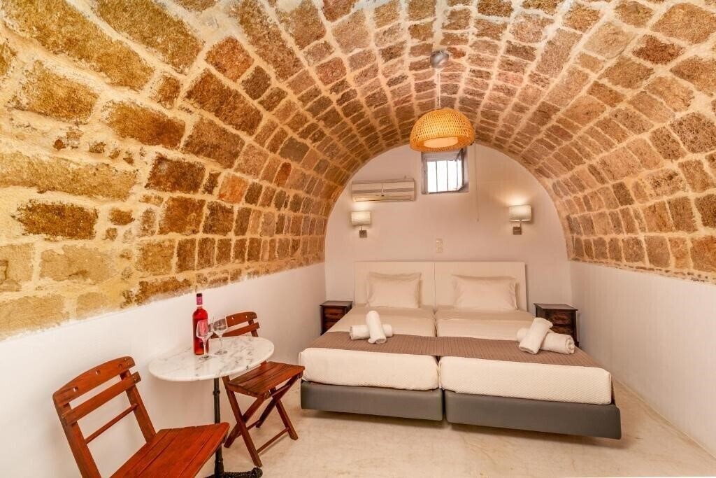 Отель Auberge 32 4*