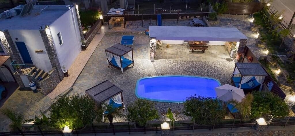 Фото Maripaul Family Villa 4*