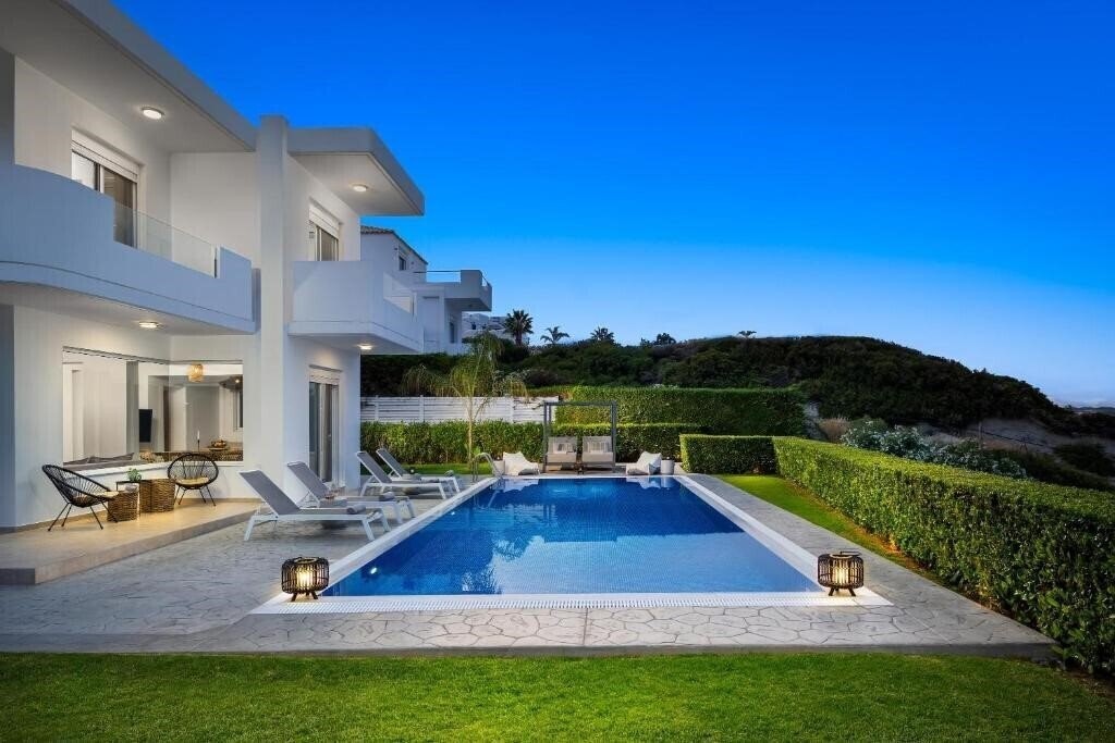 Фотография Hill & Sea View Villa 4*