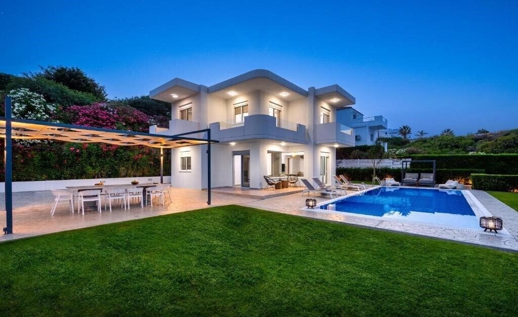Картинка Hill & Sea View Villa 4*