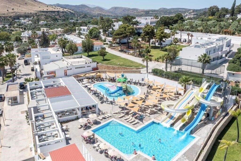 Отель Aiora Aqua Resort 4*