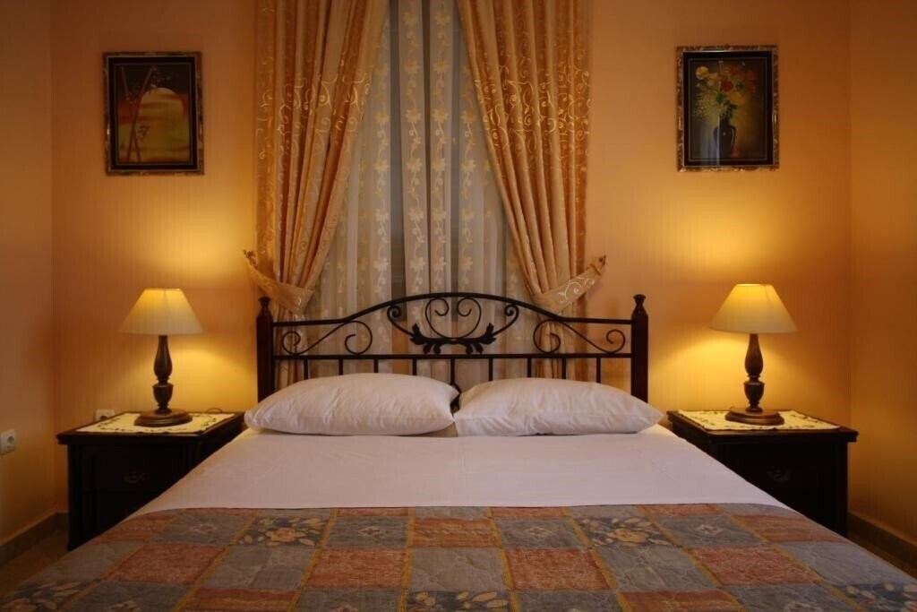 Отель Sofia Pension 3*
