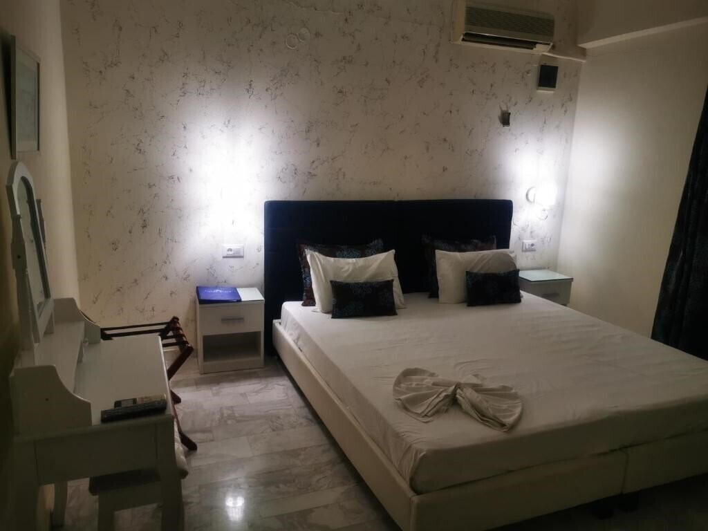 Фото Vlycha Beach Studios & Apartments 3*