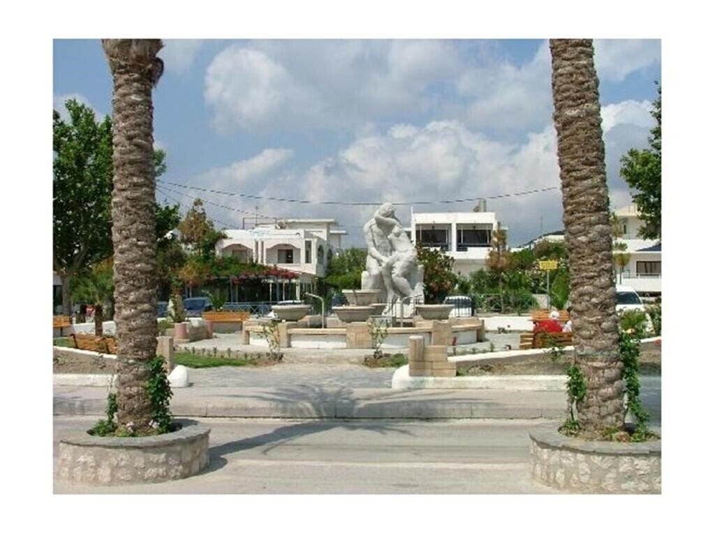 Фотографія Falirala Central 3*