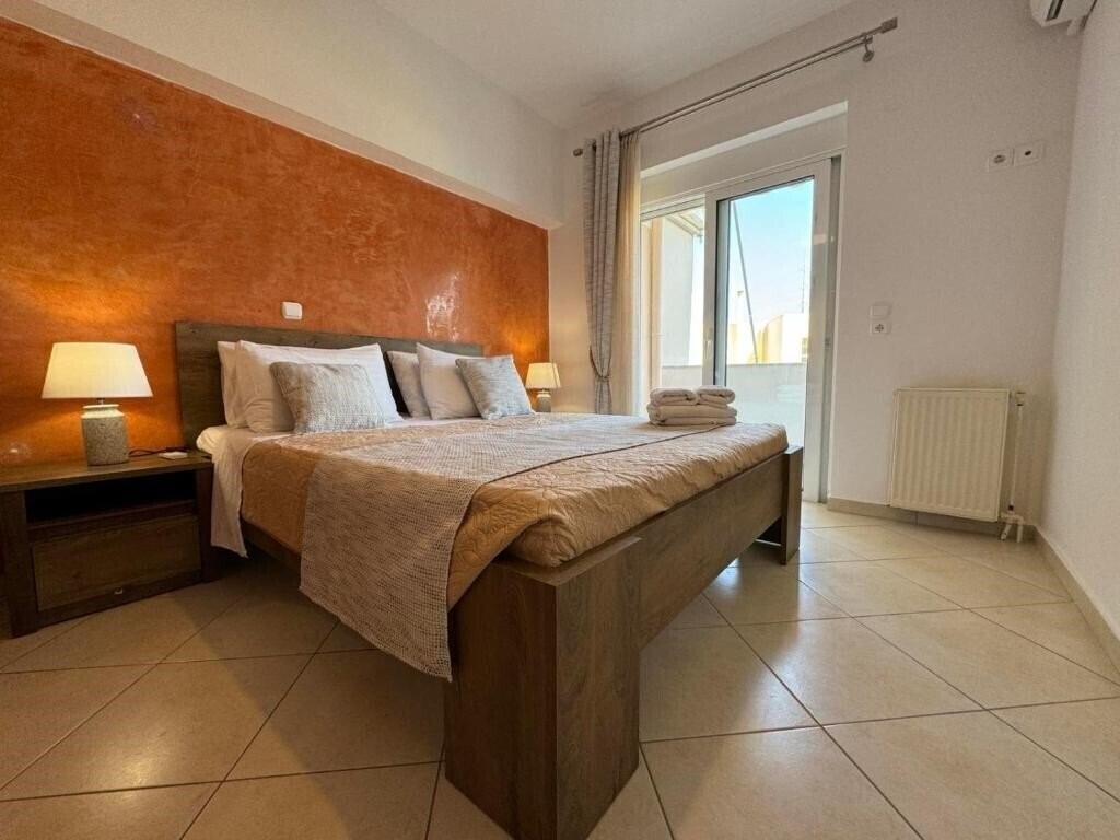 Отель Chris Apartments 4*