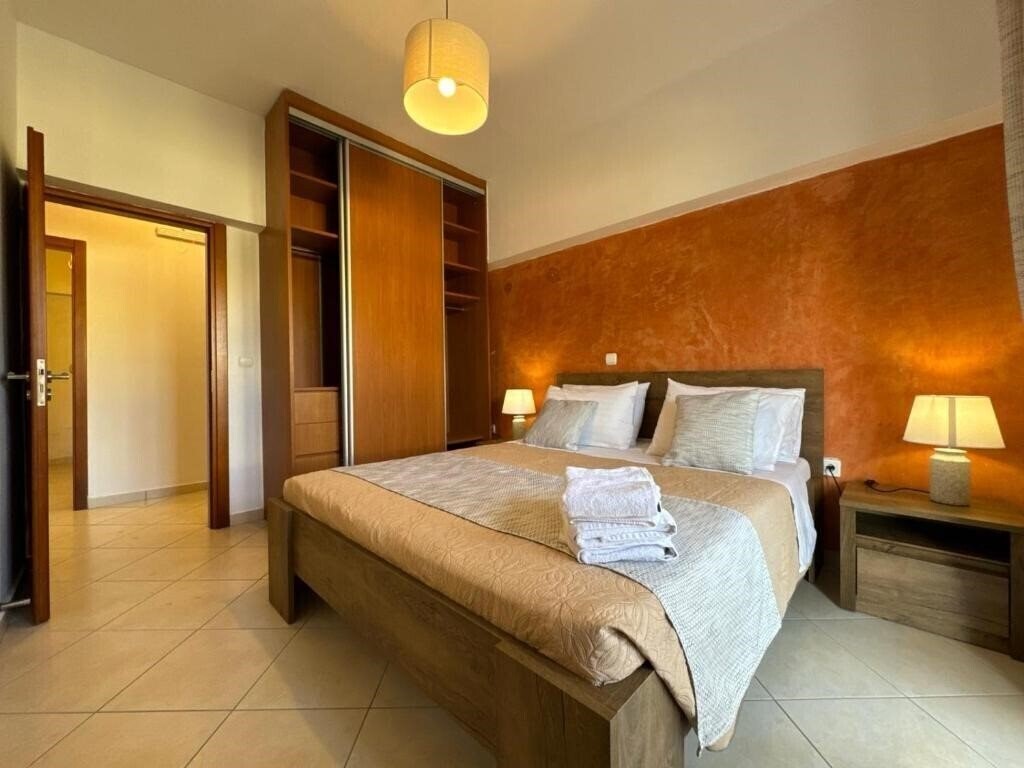 Фото Chris Apartments 4*