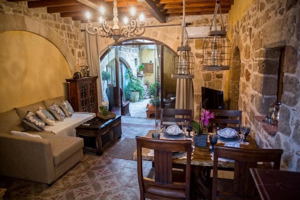 Фотографія George & Alexandras Apartments 4*