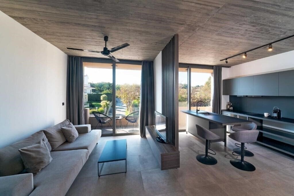 Картинка Golden Sun Luxury Apartment 4*