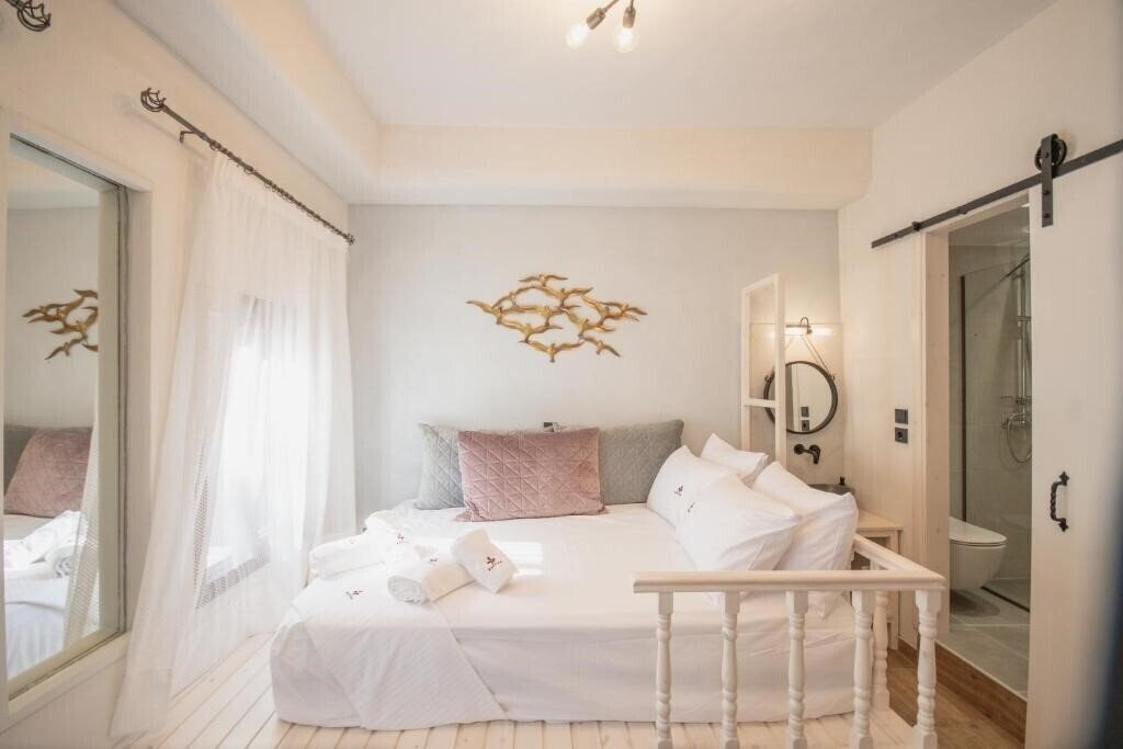 Фото Bastion Medieval Deluxe Apartments 3*
