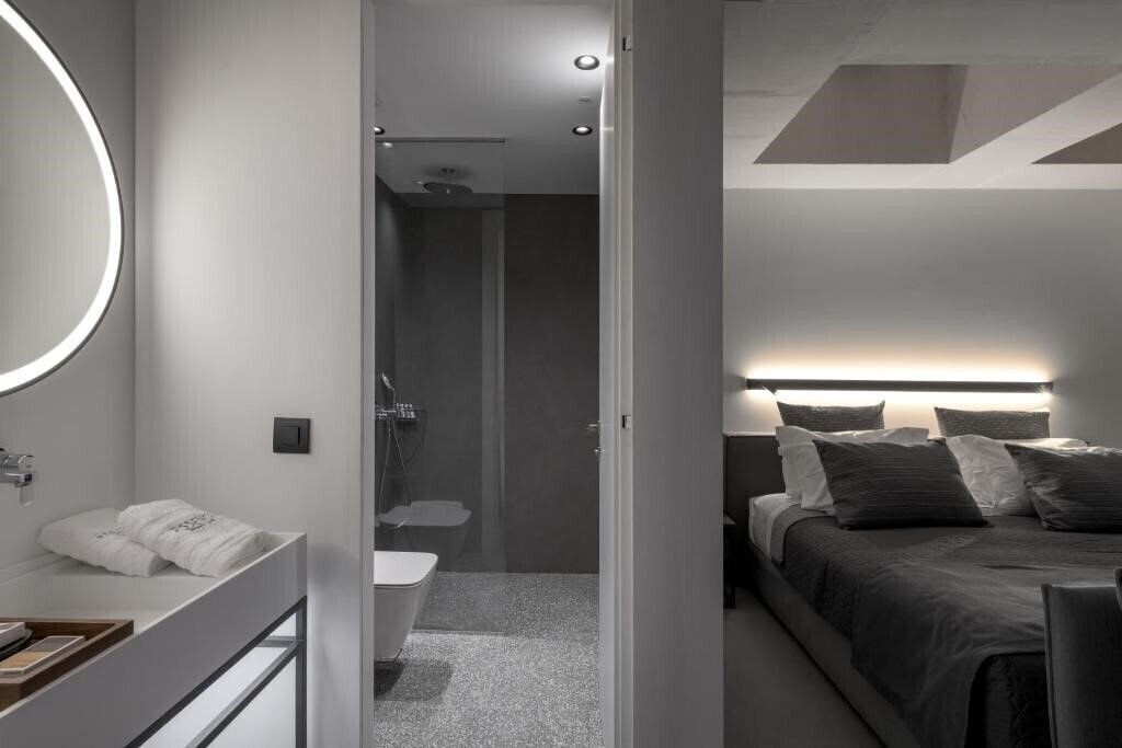 Отель Essence Downtown Suites 3*