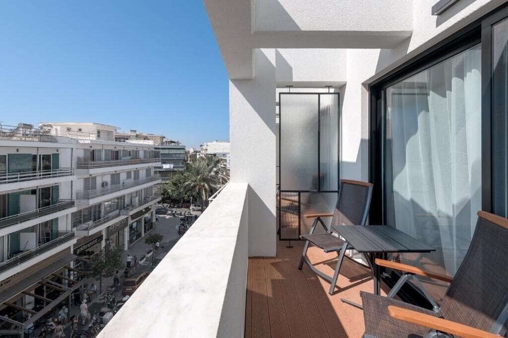 Фото Essence Downtown Suites 3*