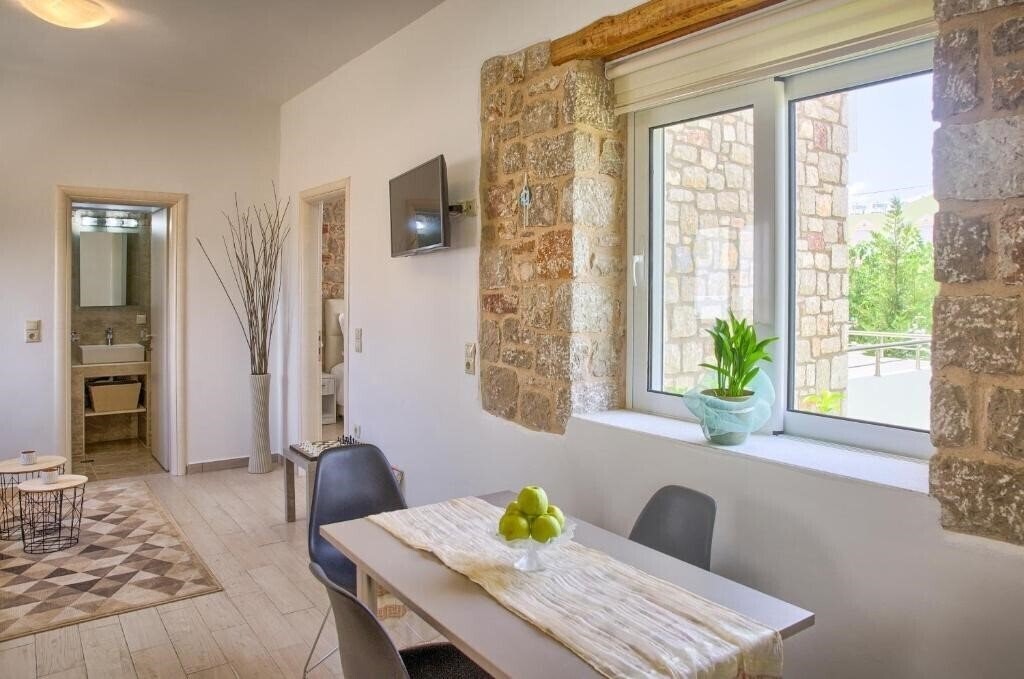 Изображение G&K Stone Suites 3*