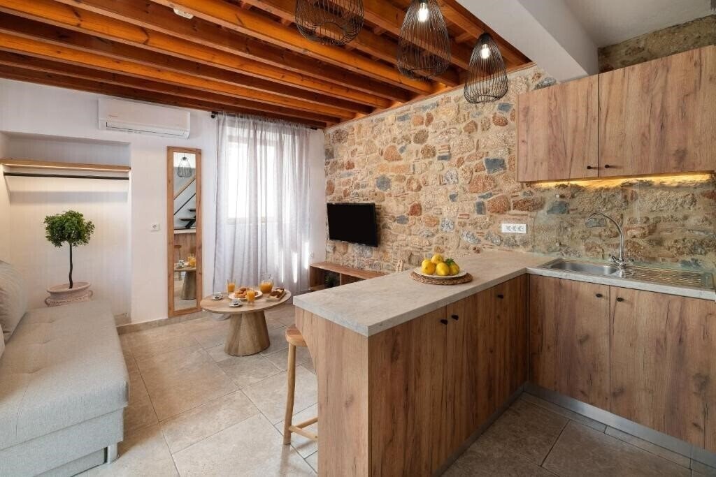 Изображение Lindos Citrin Studios 4*