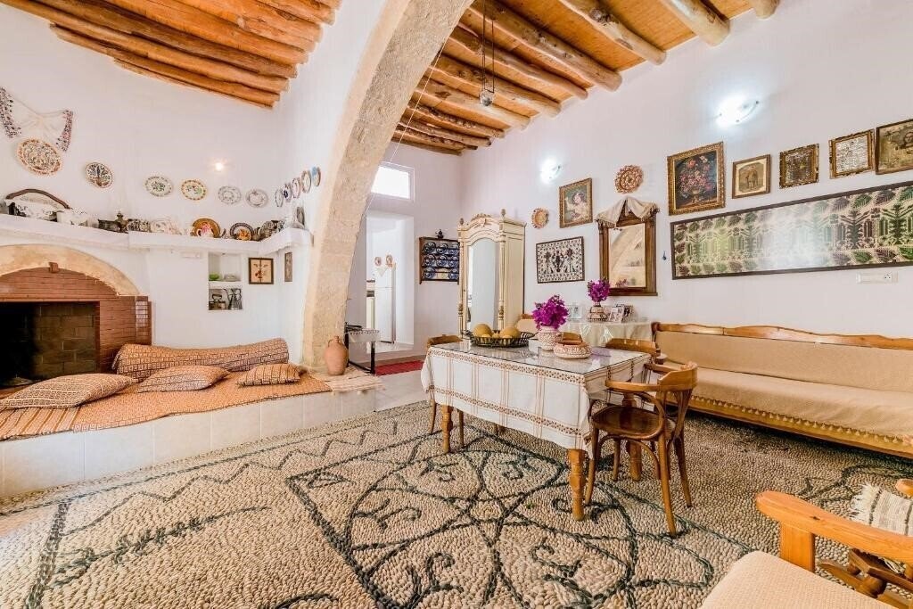 Отель Kamariko Traditional House 3*