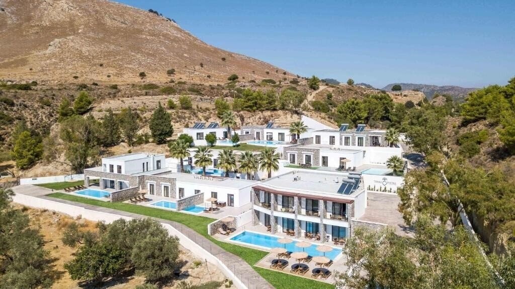 Отель Terra Pietra Luxury Villas 4*