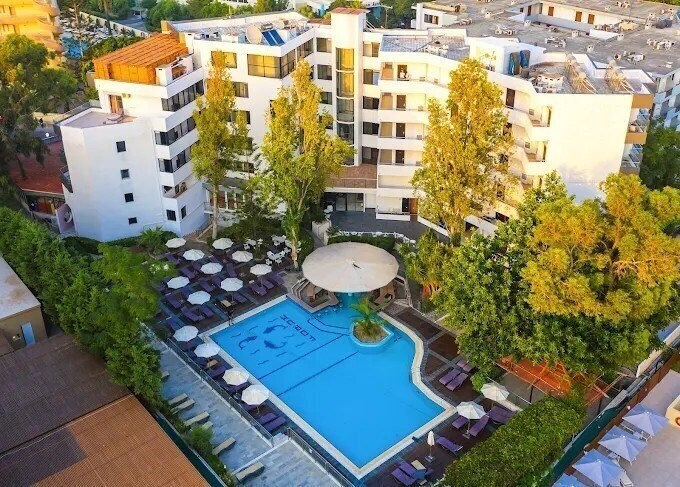 Готель The Residence Suites 4*