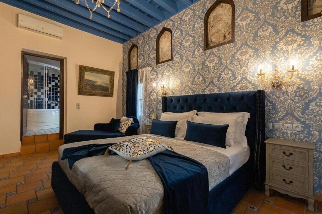 Готель April Medieval Hotel 3*