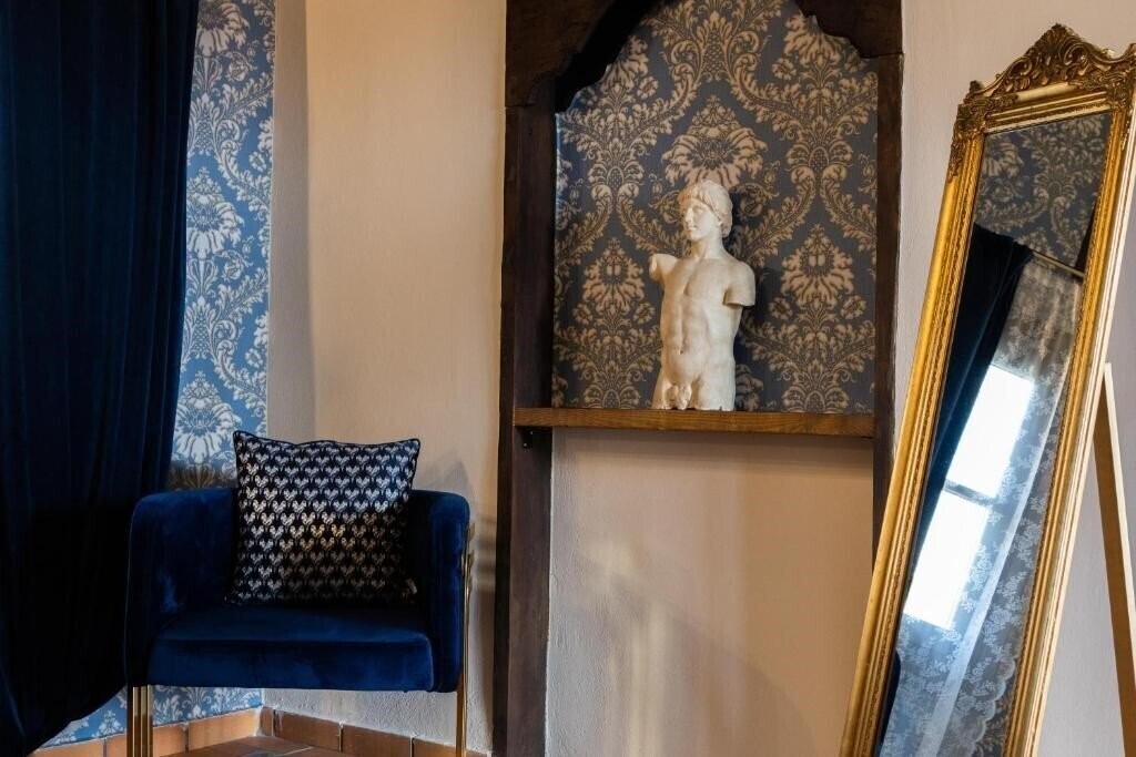 Фотографія April Medieval Hotel 3*
