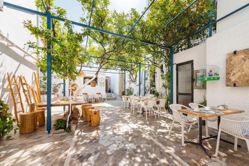 Готель Lefka Hotel 2*