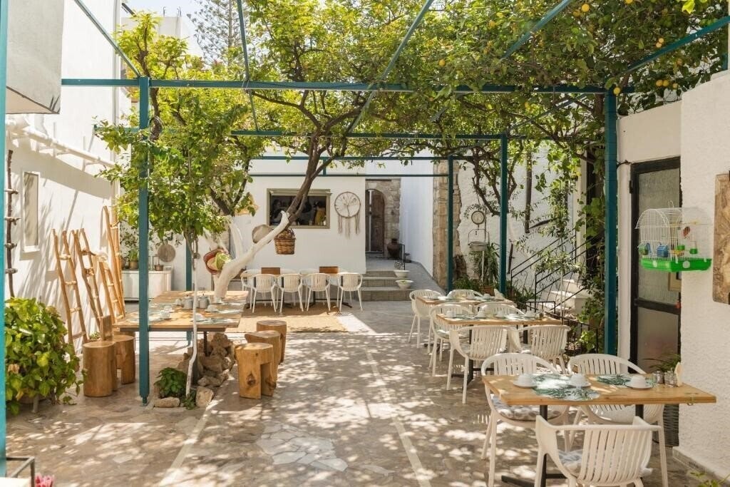 Фото Lefka Hotel 2*
