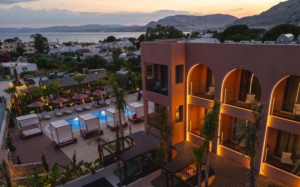 Отель Palmea Suites 4*