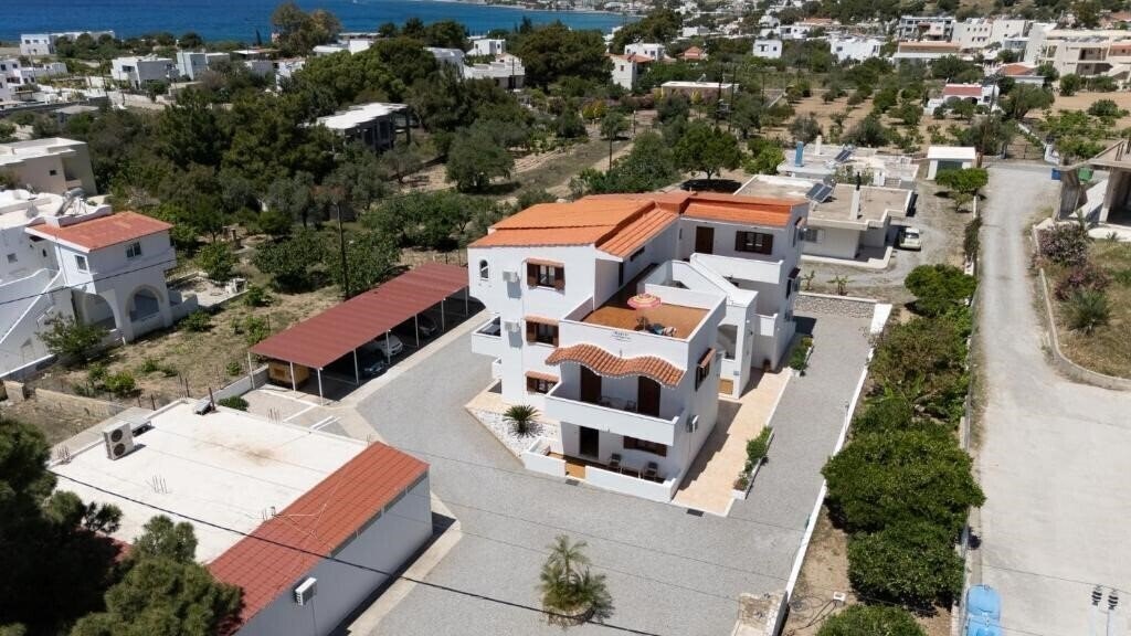 Готель Maria Apartments 4*