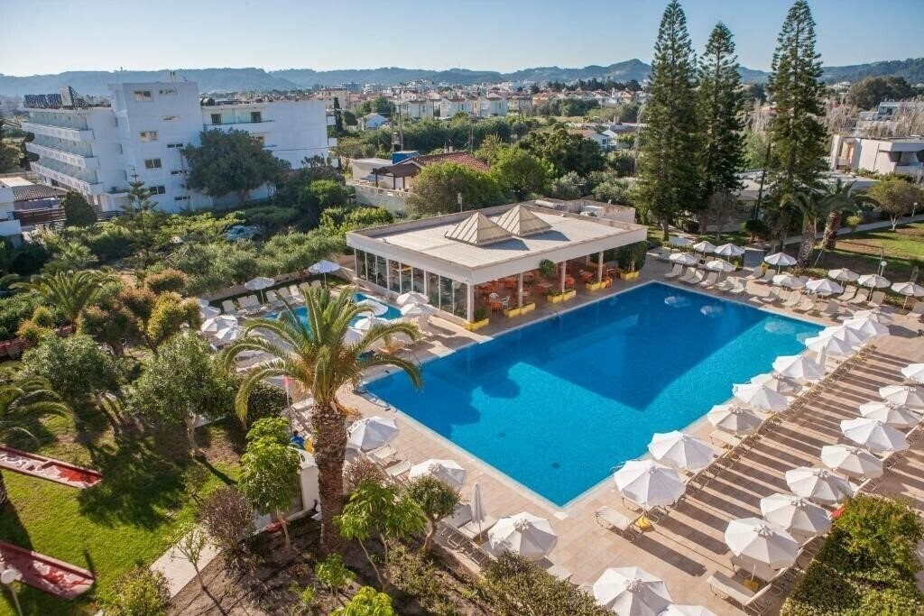 Готель Ialyssos Bay Hotel (ex. Ialyssos Bay Suneo Club Hotel ) 4*