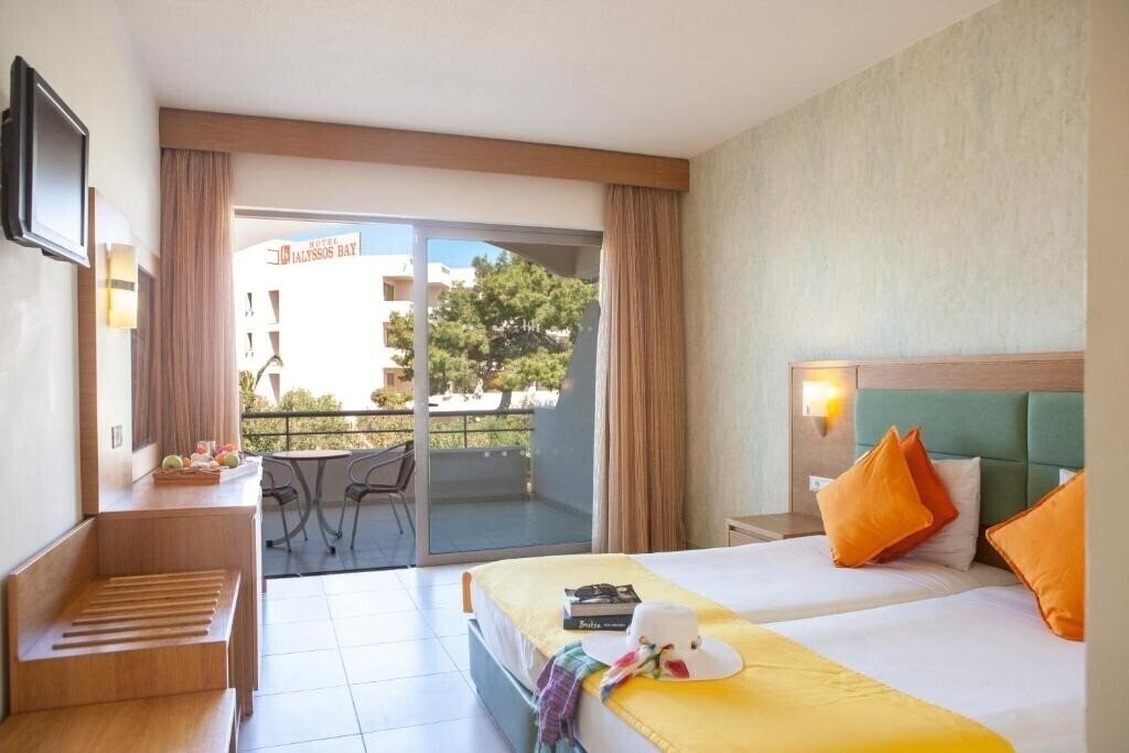 Фото Ialyssos Bay Hotel (ex. Ialyssos Bay Suneo Club Hotel ) 4*