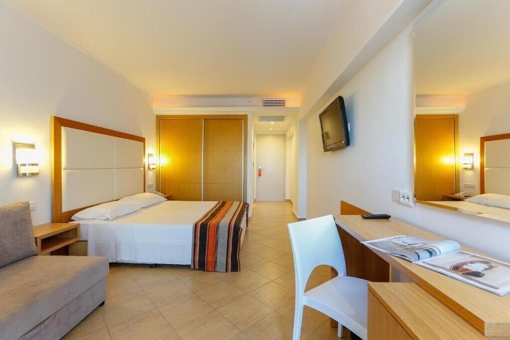 Фото Sun Palace 4*