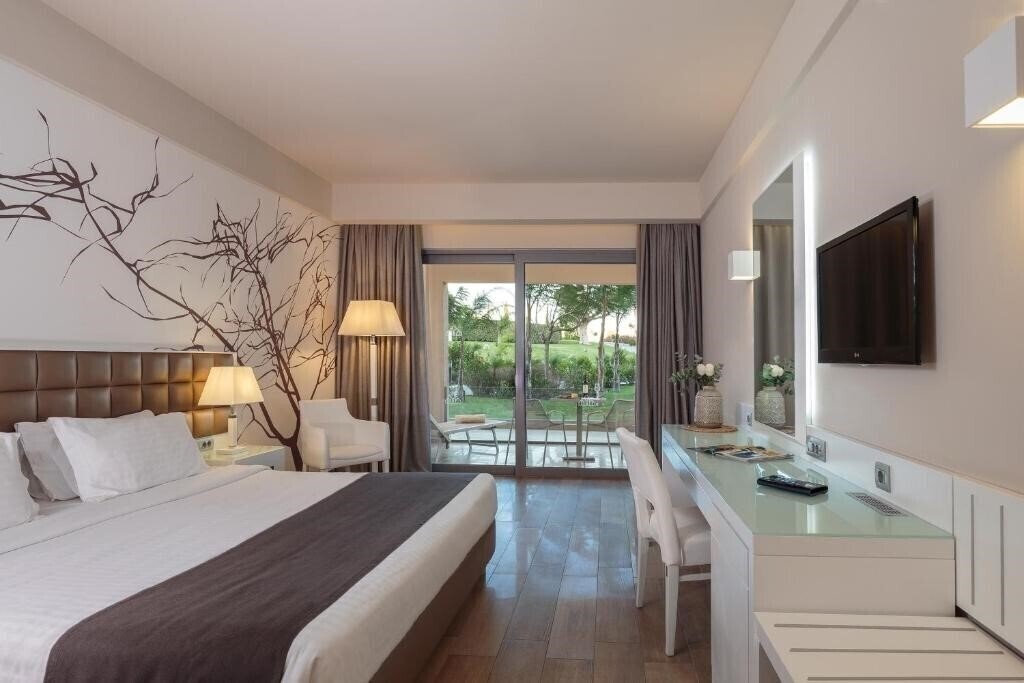Отель Princess Andriana Resort & SPA 5*